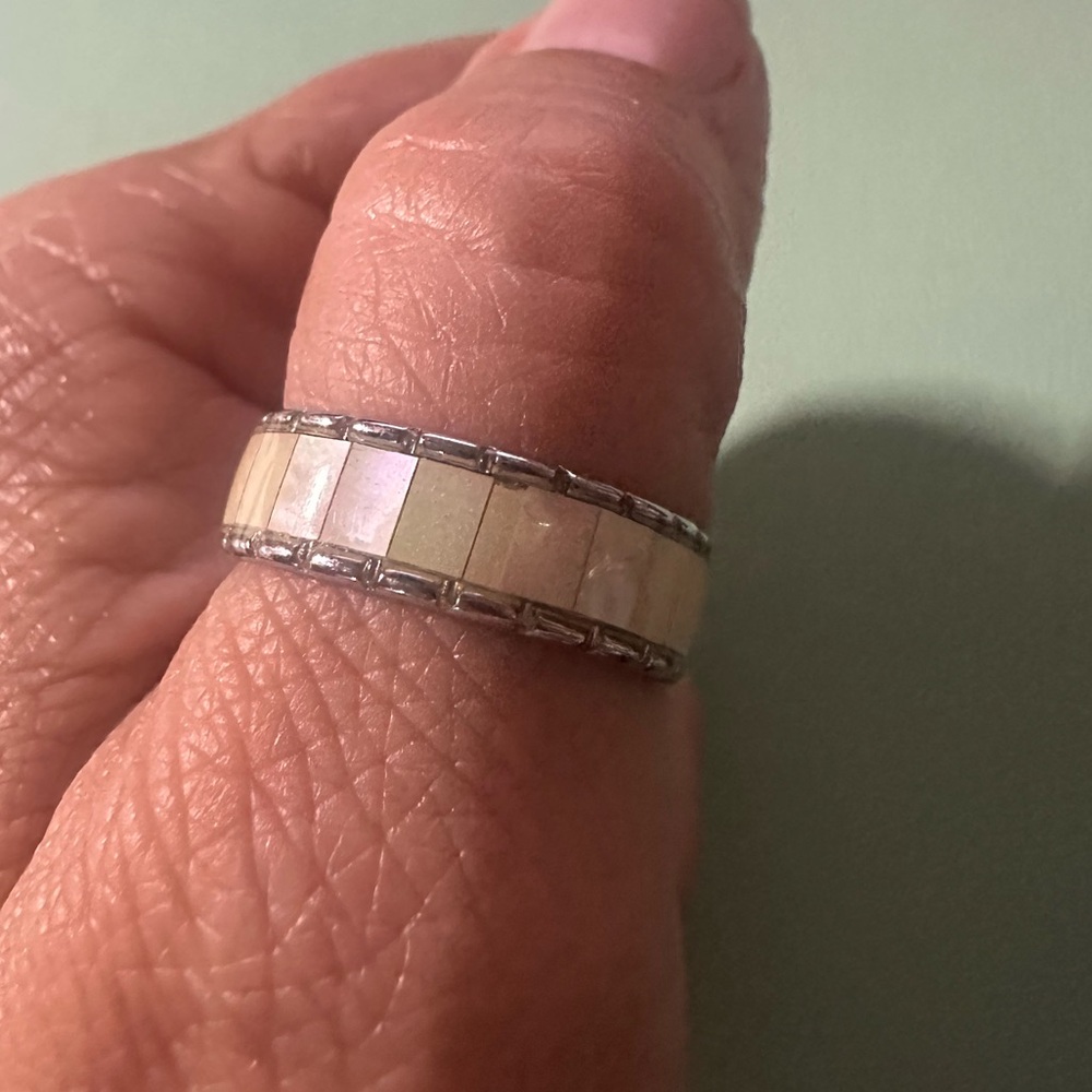 Elegant Silver and Cream Women's Ring